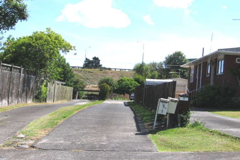 Photo of property in 1/9 Kapiti Place, Sunnynook, Auckland, 0620