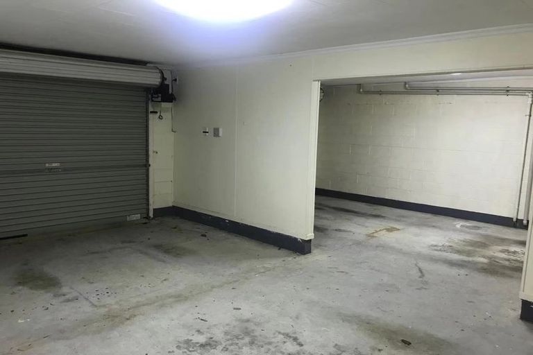 Photo of property in 4 Meadowvale Avenue, Forrest Hill, Auckland, 0620