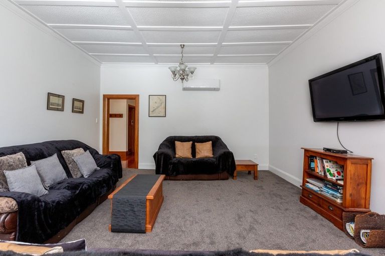 Photo of property in 57 Milton Road, Bluff Hill, Napier, 4110