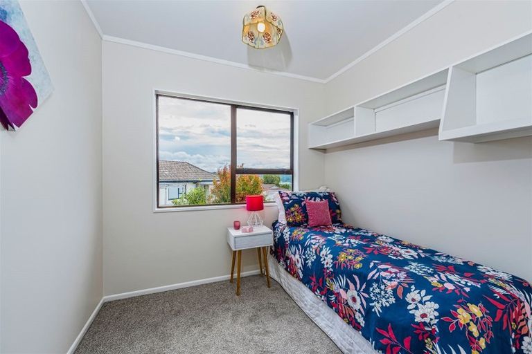 Photo of property in 15 Clearview Heights, Ranui, Auckland, 0612