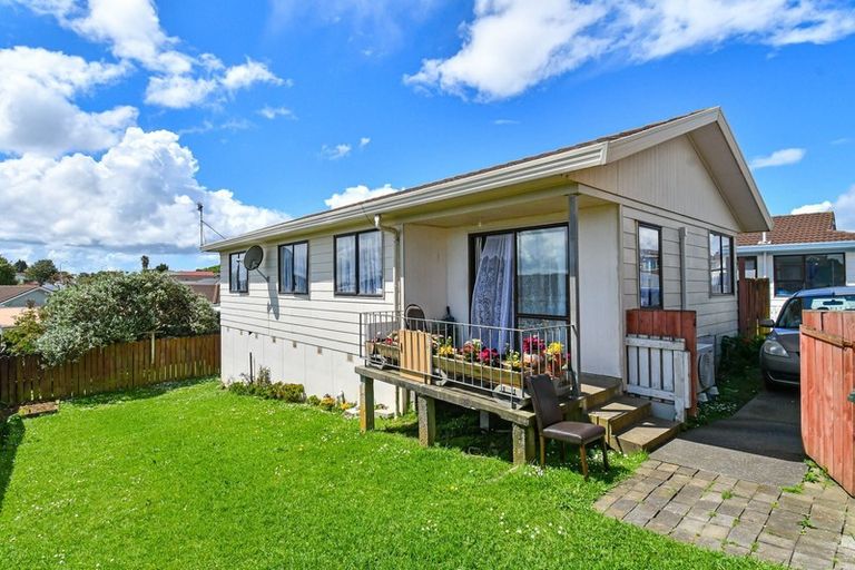 Photo of property in 4/1 Rebecca Rise, Weymouth, Auckland, 2103