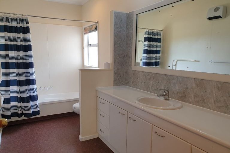 Photo of property in 1190 East Coast Road, Redvale, Albany, 0794