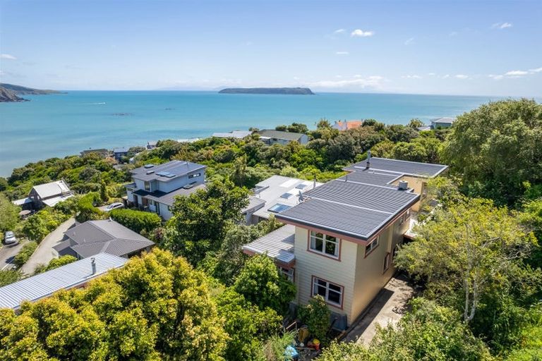 Photo of property in 13 The Track, Plimmerton, Porirua, 5026