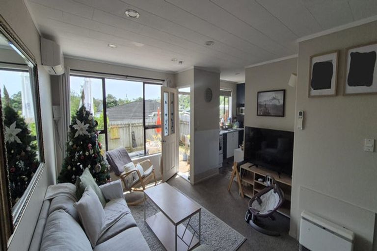 Photo of property in 13a Transom Close, Whitby, Porirua, 5024