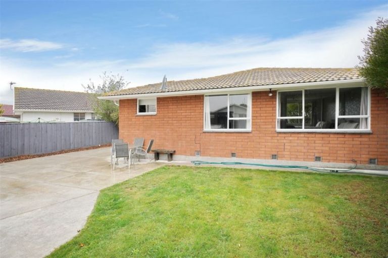 Photo of property in 52 Inwoods Road, Parklands, Christchurch, 8083