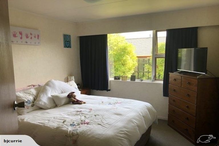 Photo of property in 60 John F Kennedy Drive, Milson, Palmerston North, 4414