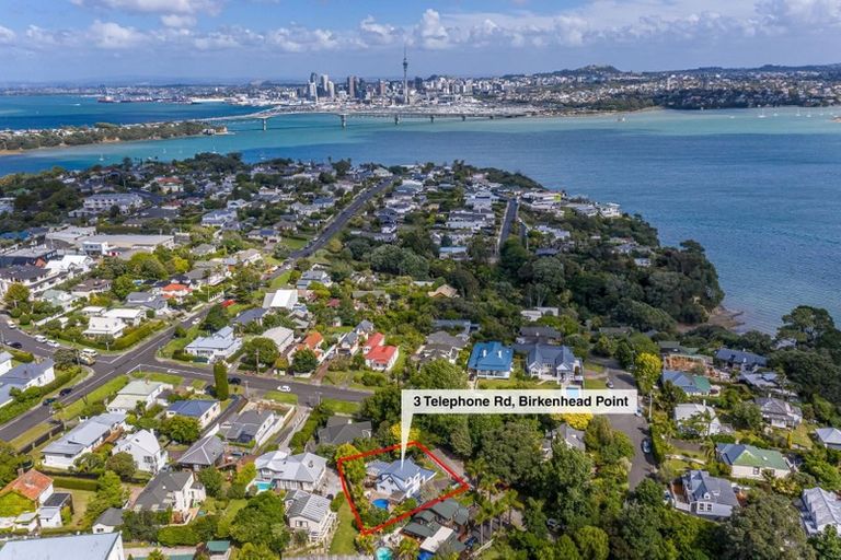 Photo of property in 3 Telephone Road, Birkenhead, Auckland, 0626