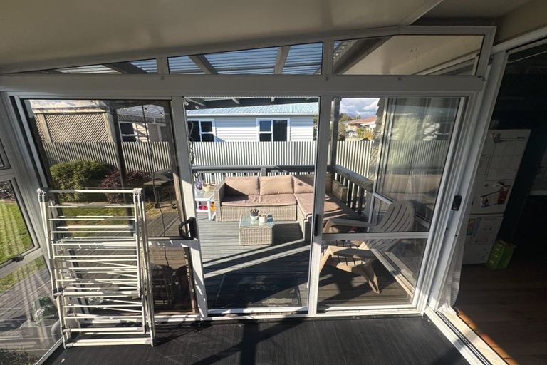 Photo of property in 41 Karaka Crescent, Levin, 5510