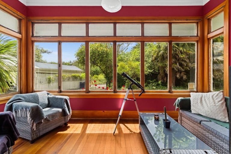 Photo of property in 11 Thompson Road, Bluff Hill, Napier, 4110