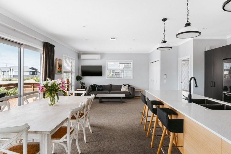 Photo of property in 34 Farrier Street, Papamoa, 3118