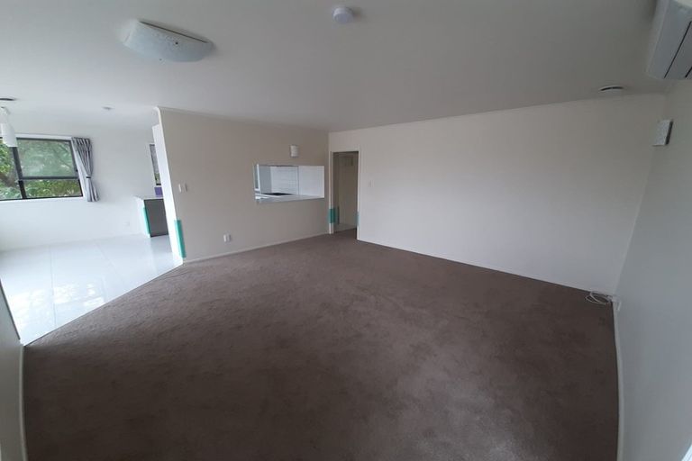 Photo of property in 33 Sequoia Place, Sunnynook, Auckland, 0620
