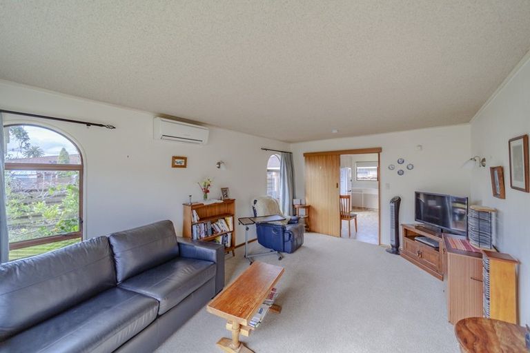 Photo of property in 5 Waverley Street, Waipawa, 4210