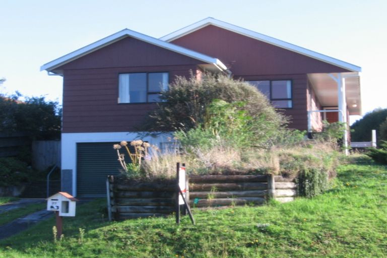 Photo of property in 27 Titoki Road, Waikanae Beach, Waikanae, 5036