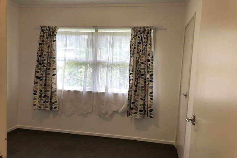 Photo of property in 21a View Road, Henderson, Auckland, 0612