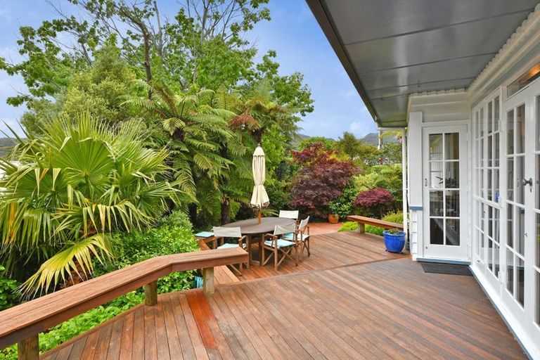 Photo of property in 18 Dowling Grove, Silverstream, Upper Hutt, 5019