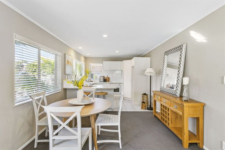 Photo of property in 2/16 Belgate Place, Somerville, Auckland, 2014