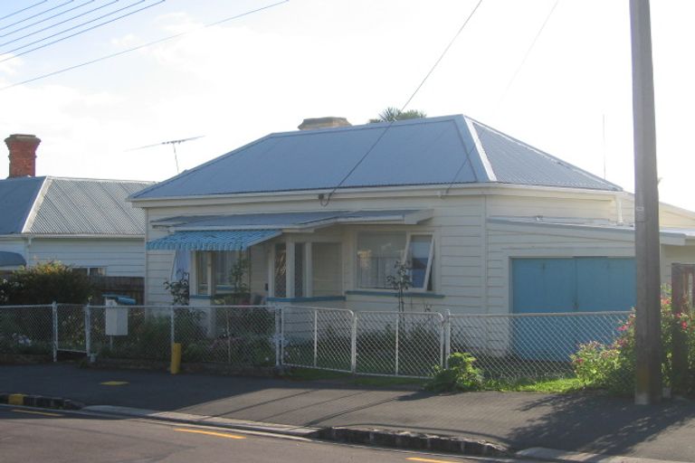 Photo of property in 17 Buchanan Street, Devonport, Auckland, 0624