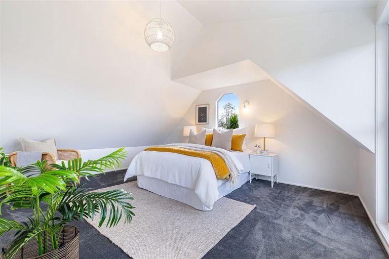 Photo of property in 1/51 Aeroview Drive, Beach Haven, Auckland, 0626