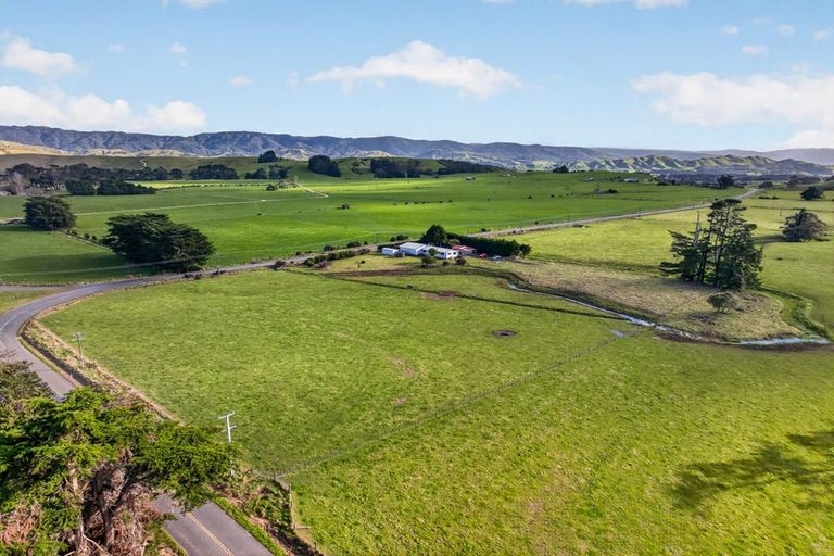 Photo of property in 576 Nireaha Road, Eketahuna, 4994