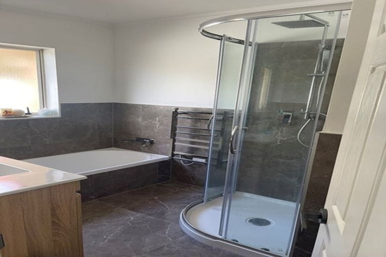 Photo of property in 4 Cinnabar Place, Westgate, Auckland, 0614