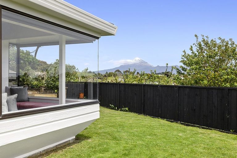 Photo of property in 13 Tamati Place, Merrilands, New Plymouth, 4312