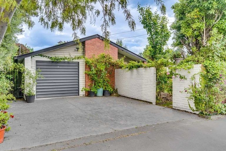 Photo of property in 317 Withells Road, Avonhead, Christchurch, 8042