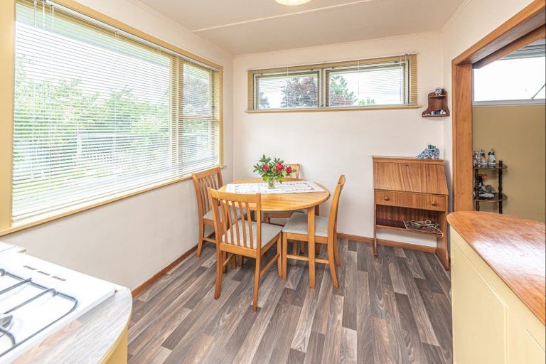 Photo of property in 2 Borlase Place, Aramoho, Whanganui, 4500
