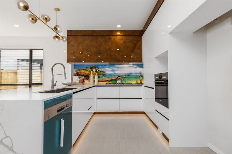 Photo of property in 42 Dungloe Avenue, Flat Bush, Auckland, 2019