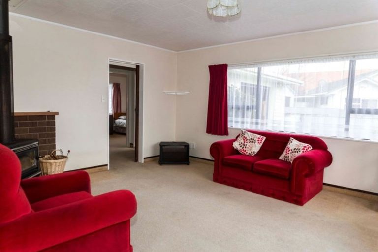 Photo of property in 44 Allardice Street, Dannevirke, 4930