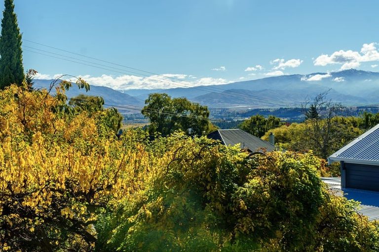 Photo of property in 64 Aronui Road, Bridge Hill, Alexandra, 9320