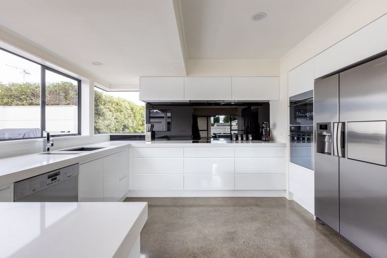 Photo of property in 71 Wharerangi Road, Greenmeadows, Napier, 4112