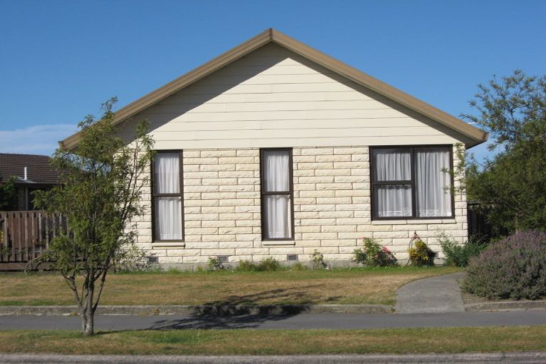 Photo of property in 26 Valecrest Avenue, Parklands, Christchurch, 8083