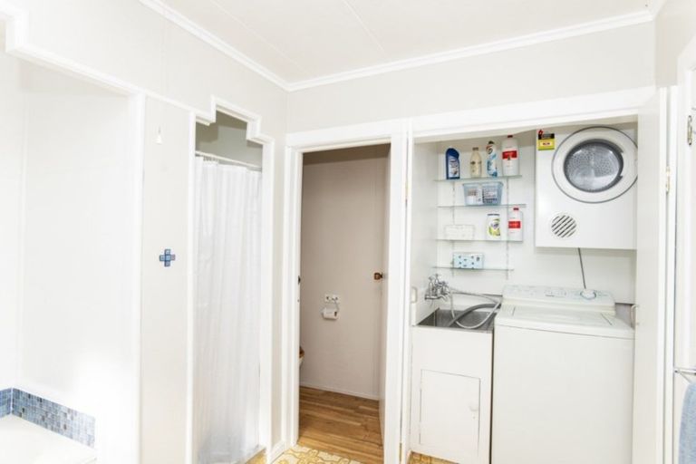 Photo of property in 64 Lyell Road, Outer Kaiti, Gisborne, 4010