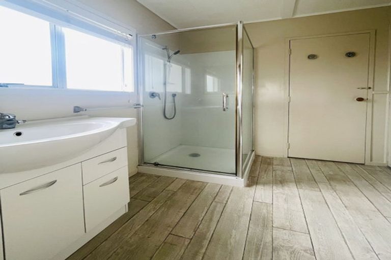 Photo of property in 141b Centreway Road, Orewa, 0931