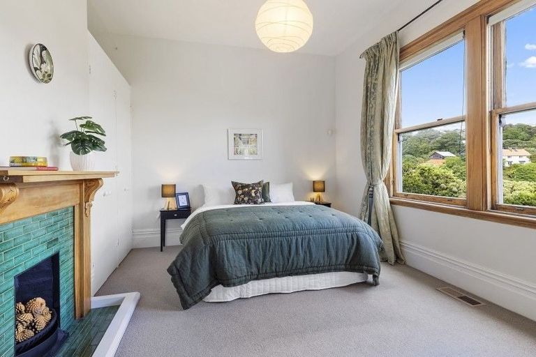 Photo of property in 40 Fairview Crescent, Kelburn, Wellington, 6012
