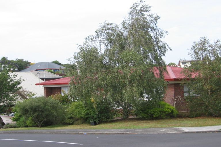 Photo of property in 28 Marina View Drive, West Harbour, Auckland, 0618