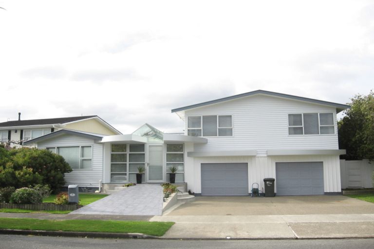 Photo of property in 2 Orr Crescent, Hutt Central, Lower Hutt, 5011