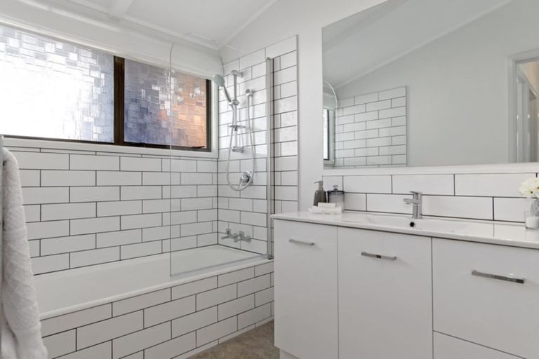 Photo of property in 2/456 Ngatai Road, Bellevue, Tauranga, 3110