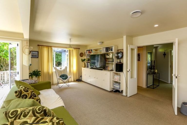 Photo of property in 184e Seaview Road, Westown, New Plymouth, 4310