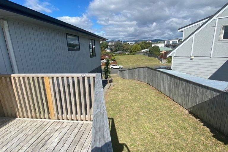 Photo of property in 115 Queens Road, Waikanae Beach, Waikanae, 5036