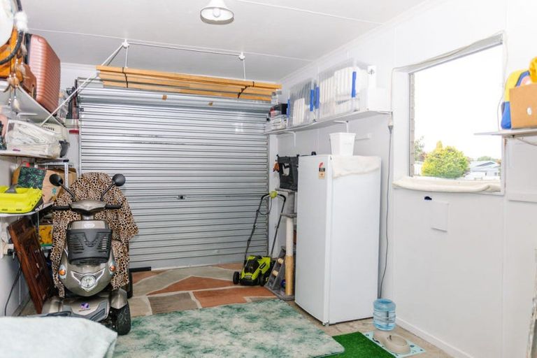 Photo of property in 17 Mccallum Street, Dannevirke, 4930