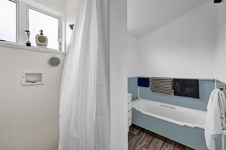 Photo of property in 6 Climie Crescent, Hawera, 4610