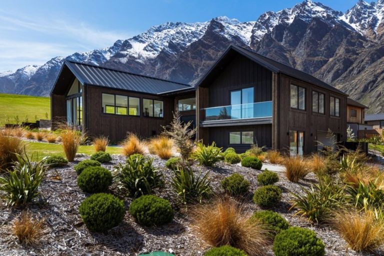 Photo of property in 35 Jacks Point Rise, Jacks Point, Queenstown, 9371