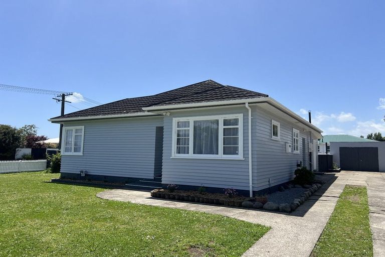 Photo of property in 30 Kings Drive, Levin, 5510