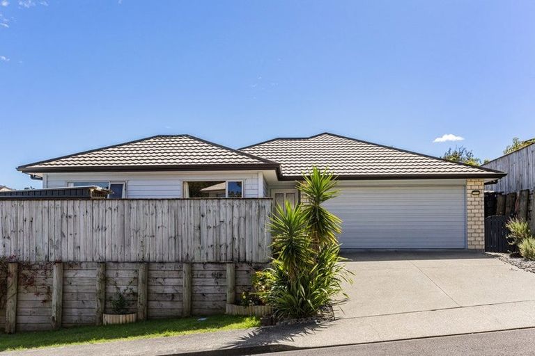 Photo of property in 19 Speldhurst Grove, Stokes Valley, Lower Hutt, 5019