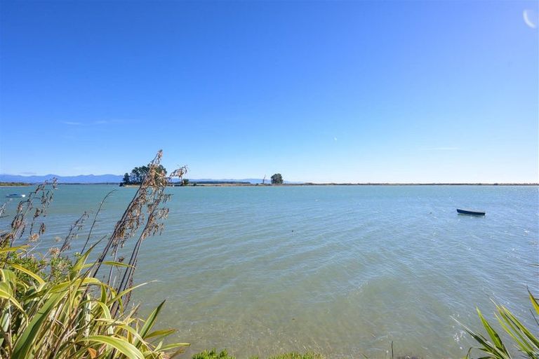 Photo of property in 14 Martin Street, Monaco, Nelson, 7011