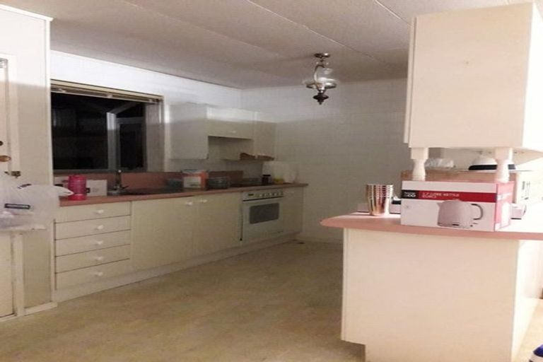 Photo of property in 3 Dianne Louise Drive, Half Moon Bay, Auckland, 2012