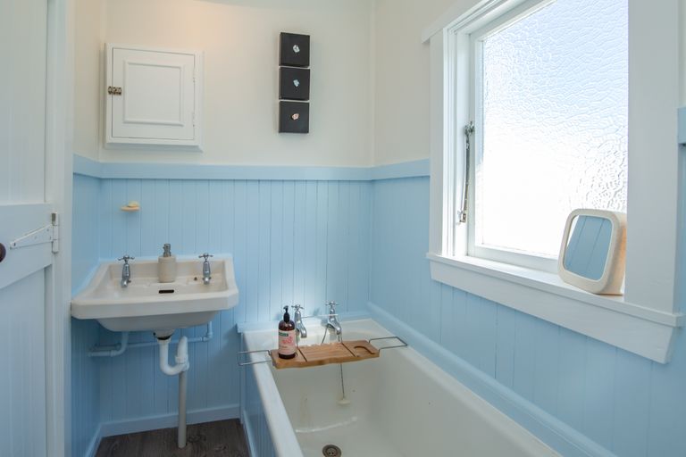 Photo of property in 19 South Crescent, Amberley, 7481