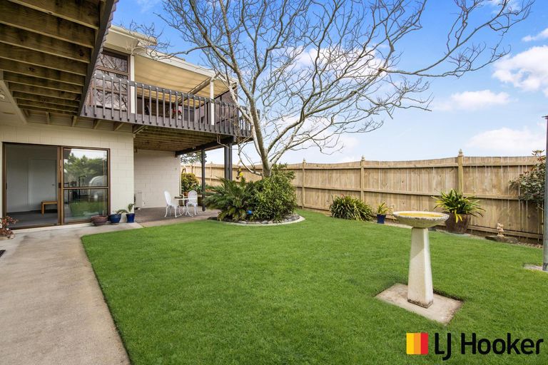 Photo of property in 21 St Annes Crescent, Wattle Downs, Auckland, 2103