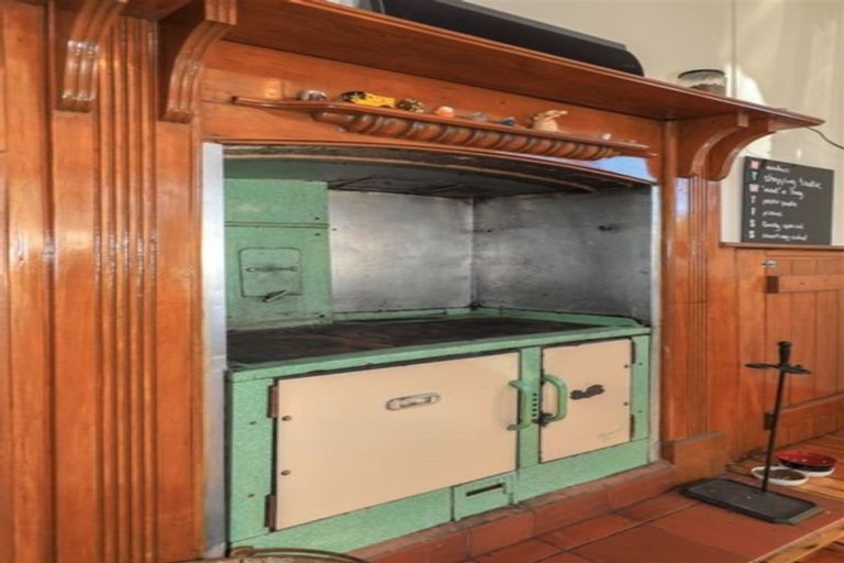 Photo of property in 137 Hakanoa Street, Huntly, 3700